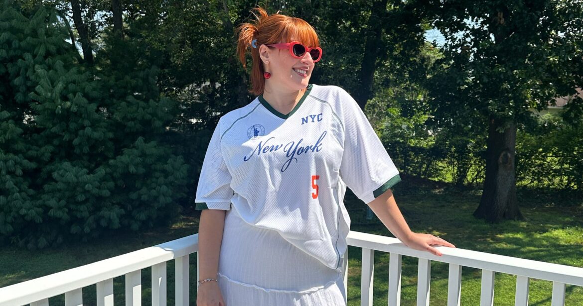 4 Ways To Style TikTok-Viral Soccer Jerseys For Women