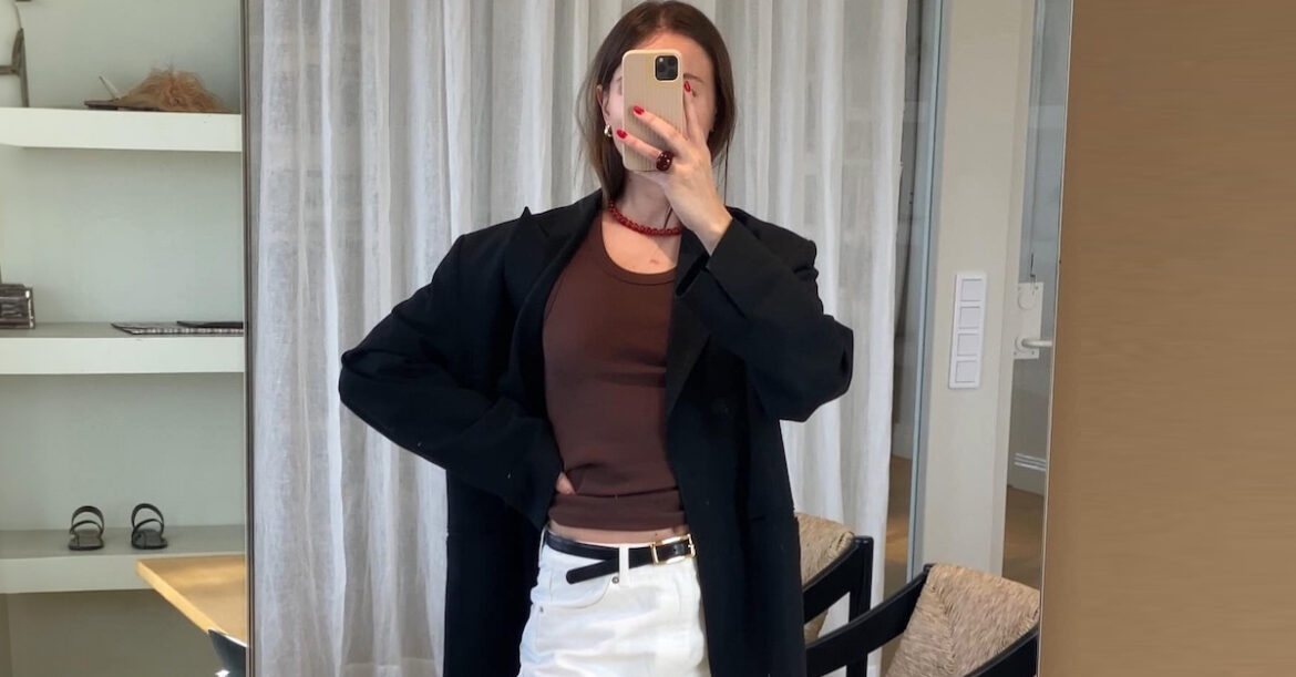 5 Chic Transitional Outfit Ideas With Jeans to Wear Into Fall