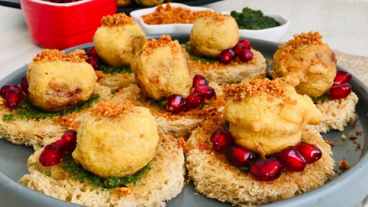 Ganeshotsav 2025: Looking for the perfect Marathi snack for guests? Here's how to make the mini vada pav