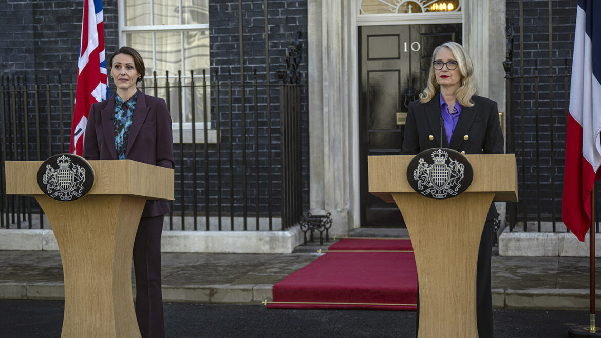 (L to R) Suranne Jones as Abigail, Julie Delpy as Vivienne in Episode 1 of The Hostage.
