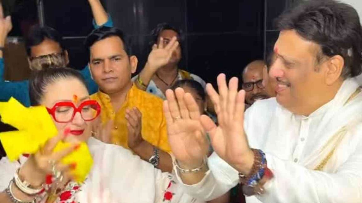 Sunita Ahuja Steals The Show With Her Joyful Ganesh Visarjan Dance, Govinda Can't Take His Eyes Off! | Glamsham.com