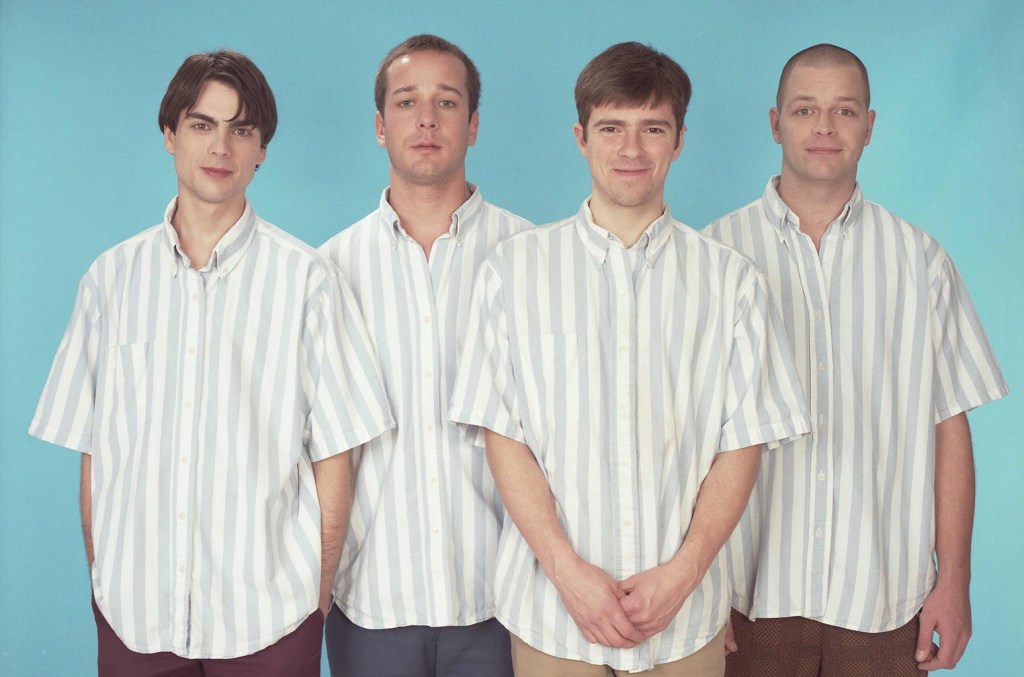 Weezer's Brian Bell Is Excited to See Oasis