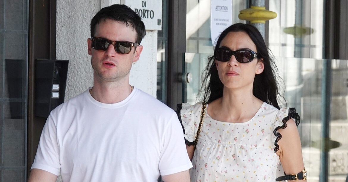 Alexa Chung Wore the Fall Shoe Trend to Pair With Dresses