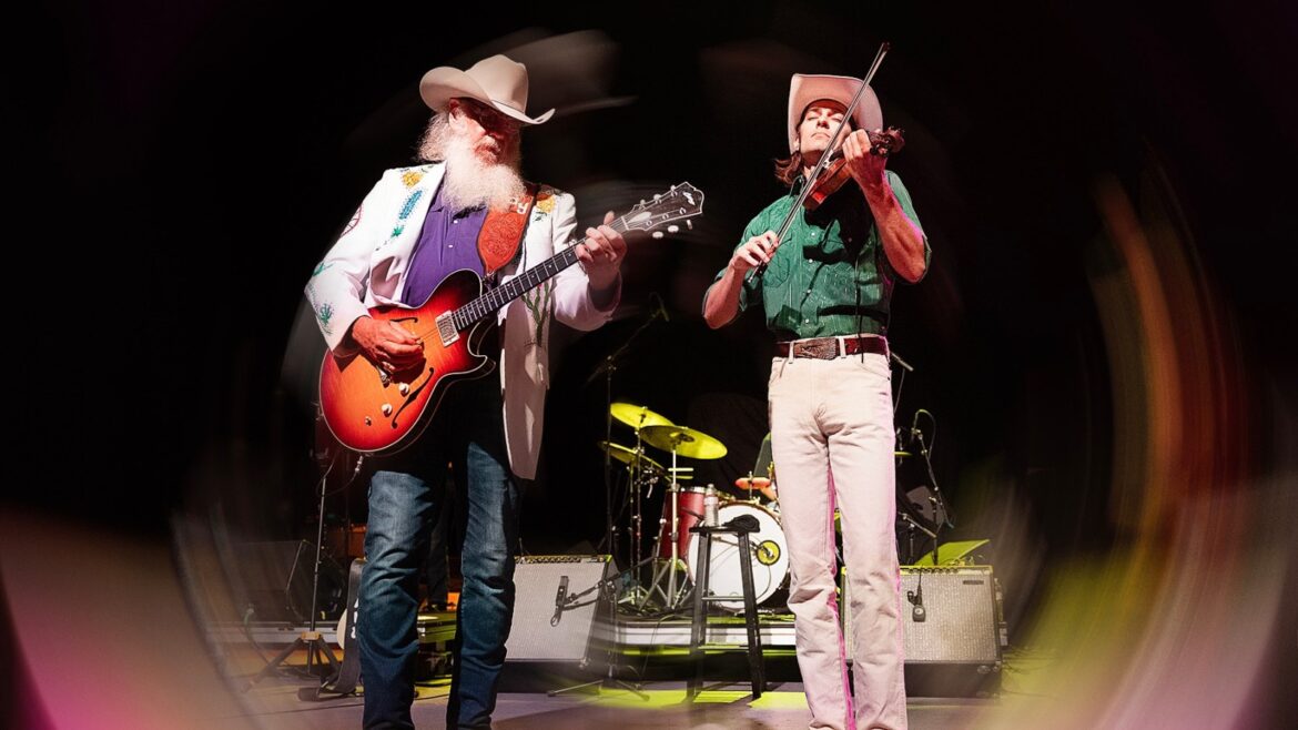 Asleep at the Wheel Pay Tribute to Texas, Play With Billy Strings