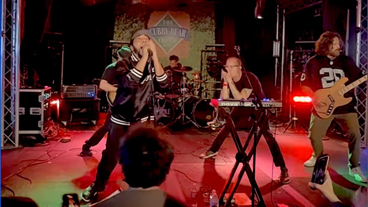 Daron Malakian Jumps Onstage with System of a Down Tribute Band