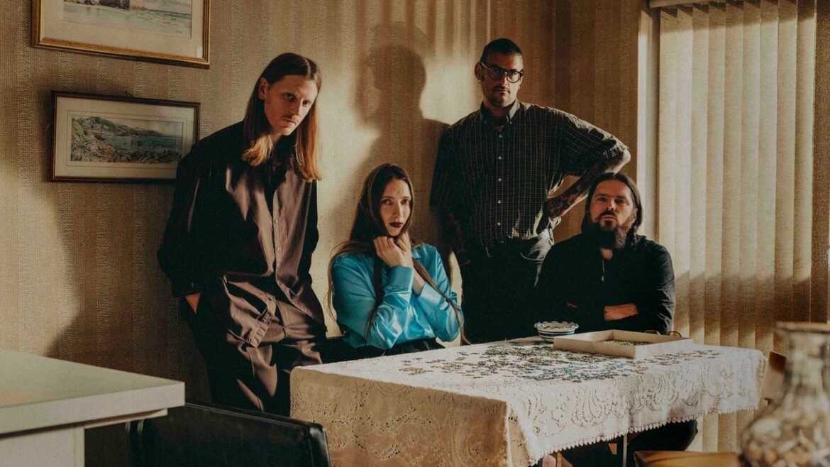 Dry Cleaning Announce New Album Secret Love, Share New Song: Listen