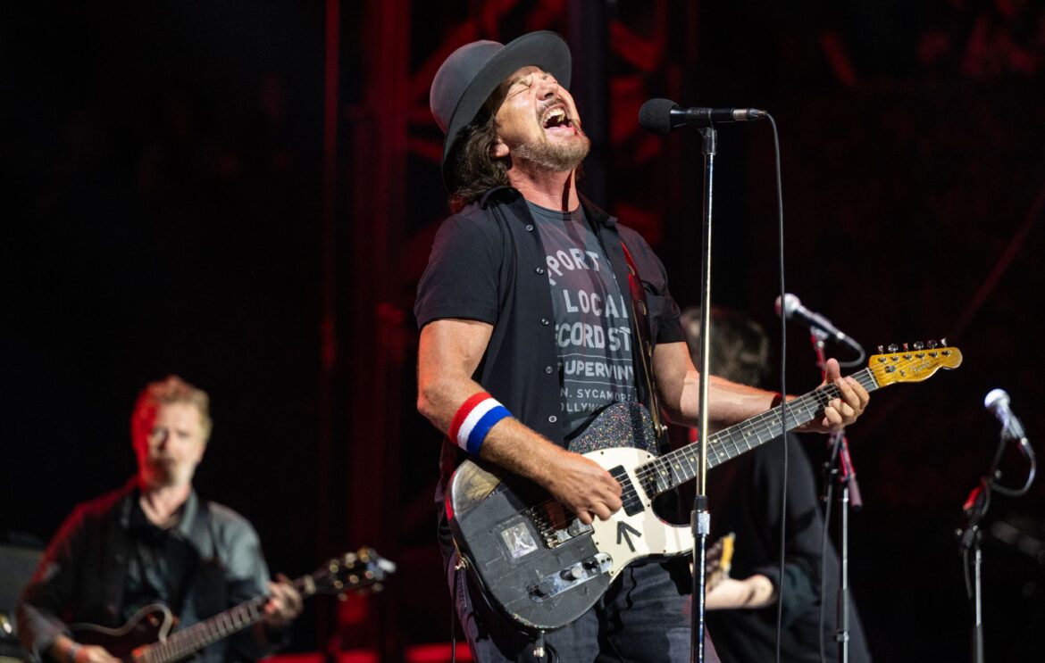 Eddie Vedder plays cover heavy set at Ohana Festival, takes on tracks by George Harrison, Led Zeppelin, The Who and more