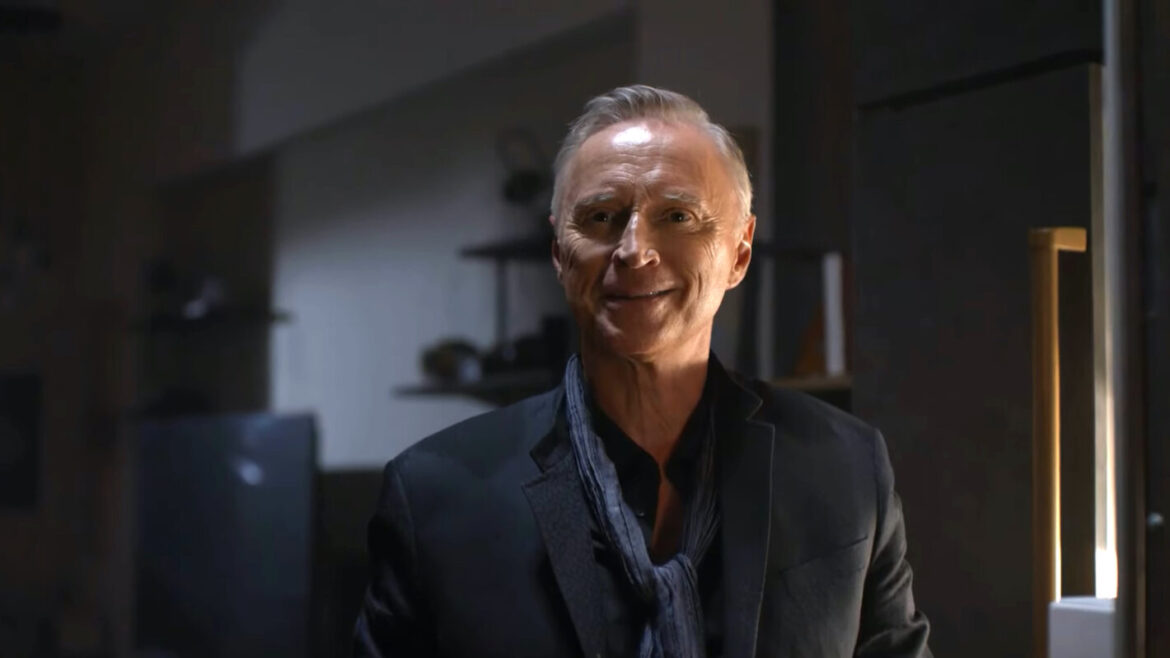 First Look at Robert Carlyle as Sherlock Holmes in Season 2 Trailer