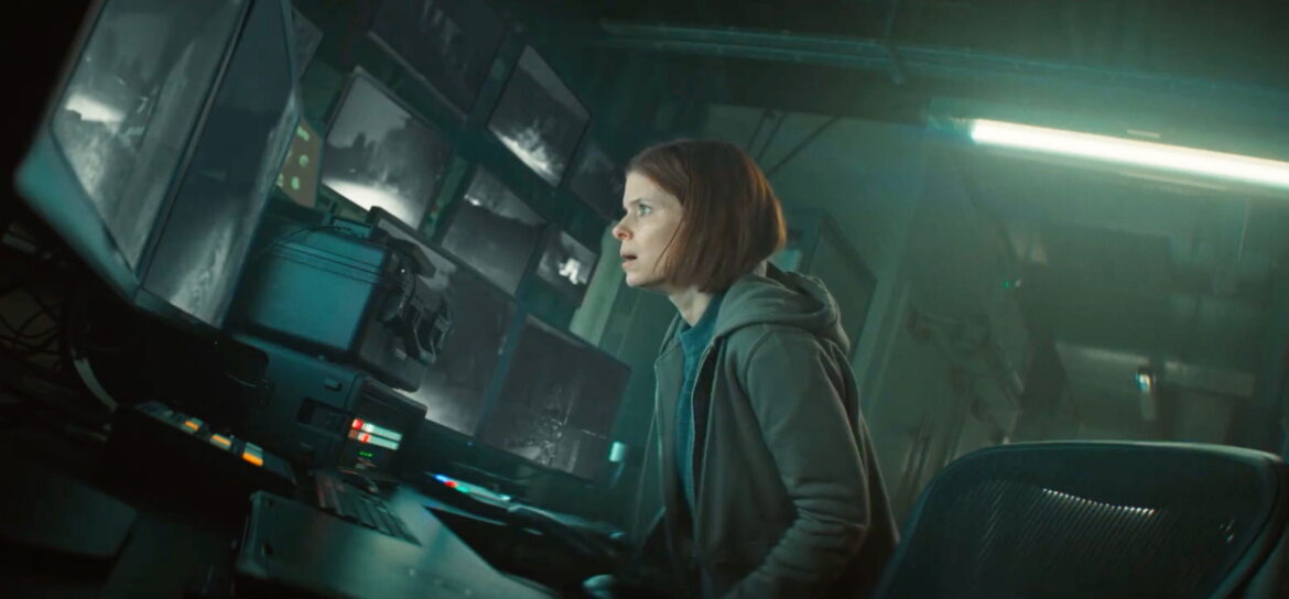 First Look at 'The Astronaut' Sci-Fi Thriller with Kate Mara & Fishburne