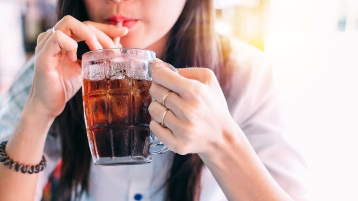 Gastroenterologist warns just 1 soda a day can lead to advanced fatty liver by age 30: ‘Even young, healthy people…’