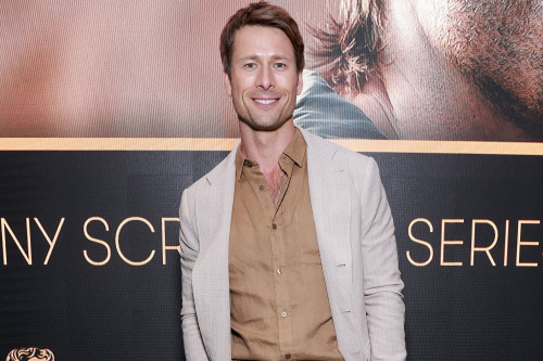 Glen Powell’s phone ‘keeps buzzing’ thanks to group chat with Top Gun: Maverick castmates