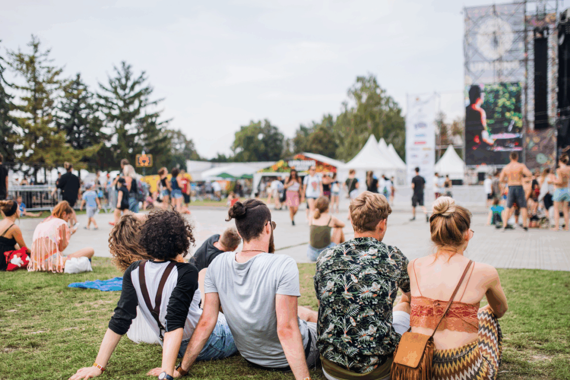 600px (w) x 500px (h)