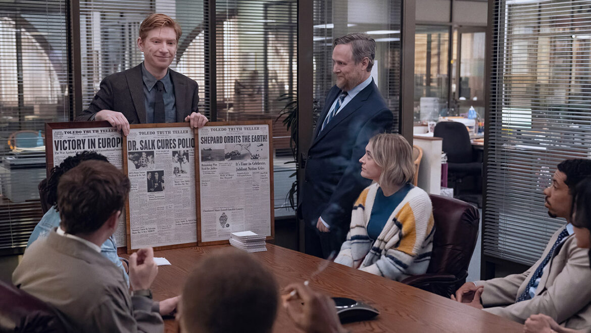 The Paper (l-r) Domhnall Gleeson as Ned Sampson, Tim Key as Ken, Chelsea Frei as Mare, Melvin Gregg as Detrick