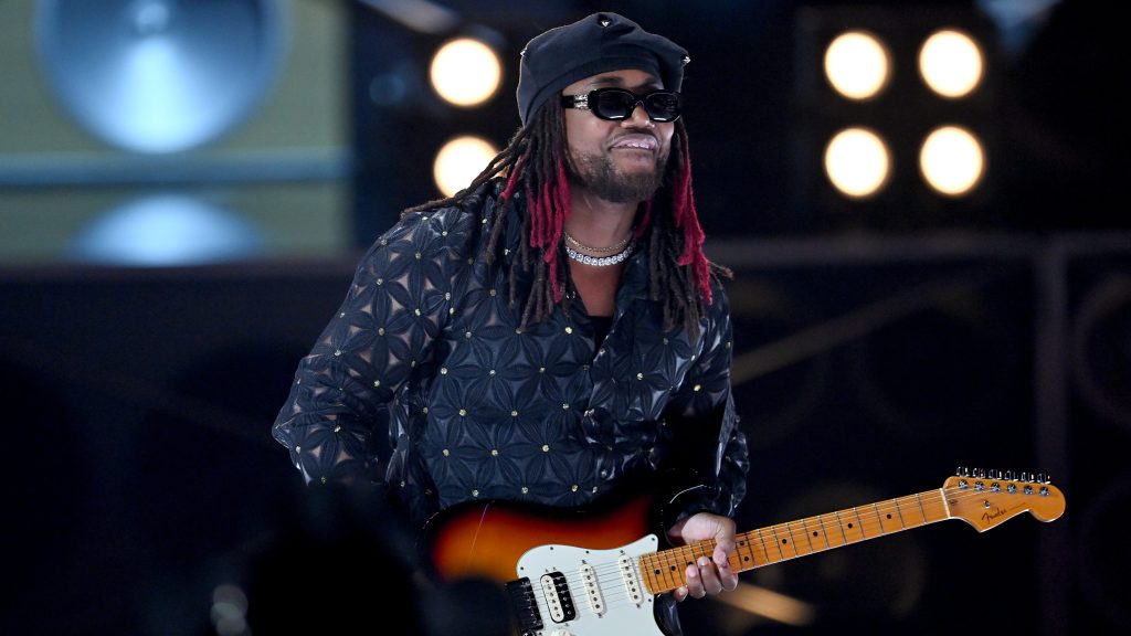 How Leon Thomas Is Using His Fender Strat To Hold Down R&B