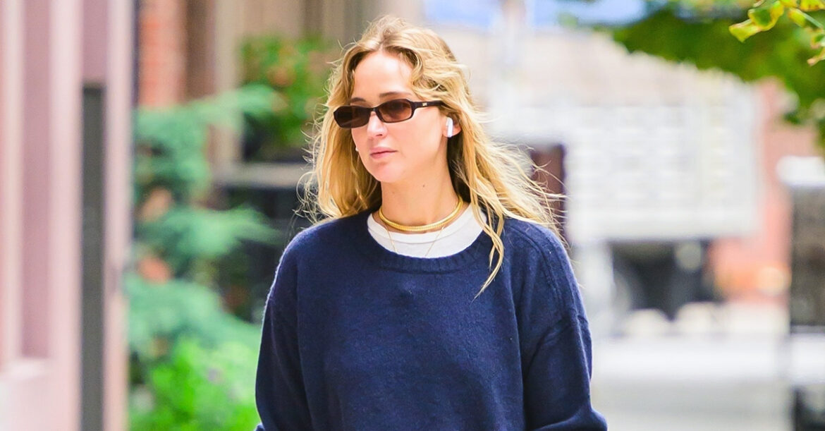 Jennifer Lawrence Wore a Sporty Fall Pant Trend With Flats