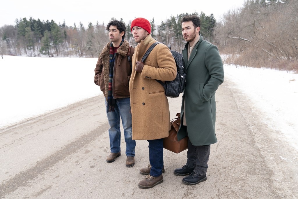 Jonas Brothers Dash Home in 1st 'A Very Jonas Christmas Movie' Trailer
