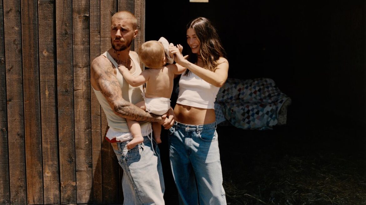 Justin Bieber Releases New Album Swag II: Listen