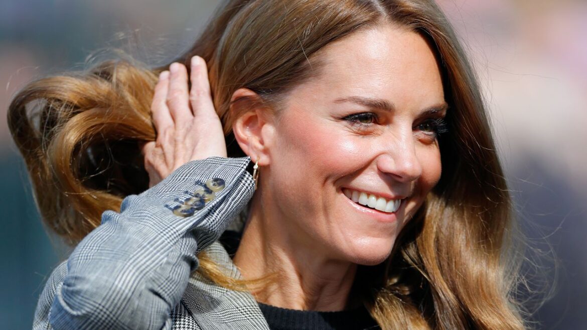 Kate Middleton’s 13-Second Bun Hack Should Be Taught in Schools