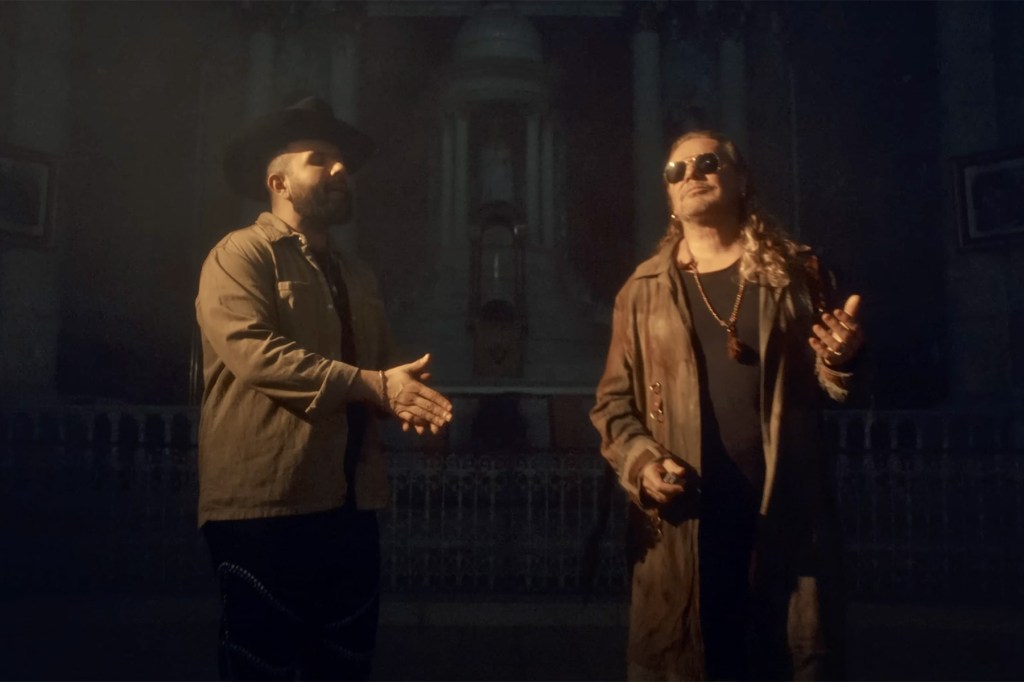 Maná Tops Latin Airplay With Carin León Collab ‘Vivir Sin Aire’