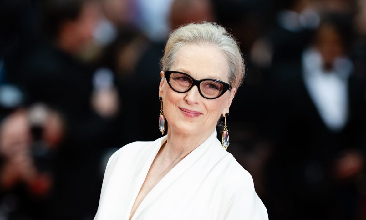 She's Coming! Meryl Streep Spotted Filming Miranda Priestly Scene For 'The Devil Wears Prada 2' (PHOTOS)