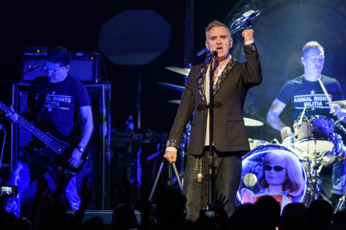 Morrissey axes concerts over assassination threat