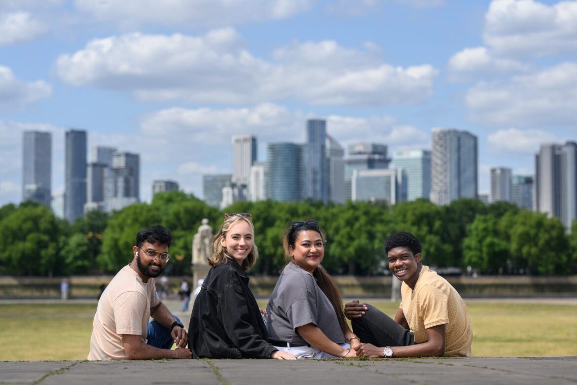 600px (w) x 500px (h)