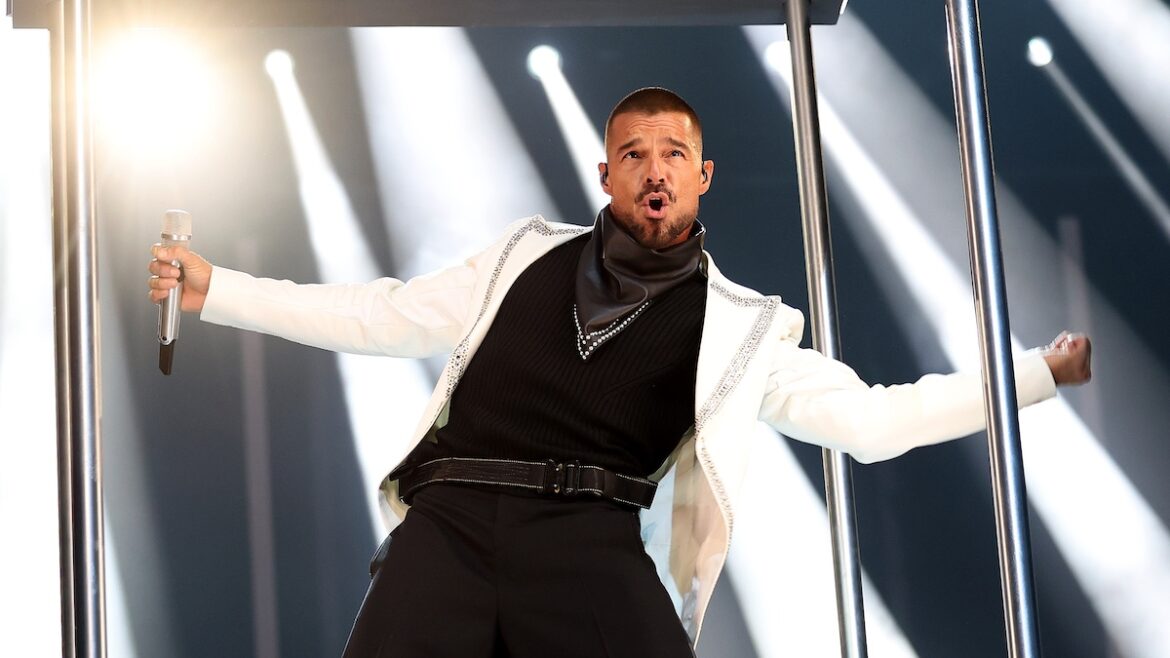 Ricky Martin Performs His Hits, Receives First-Ever Latin Icon Award