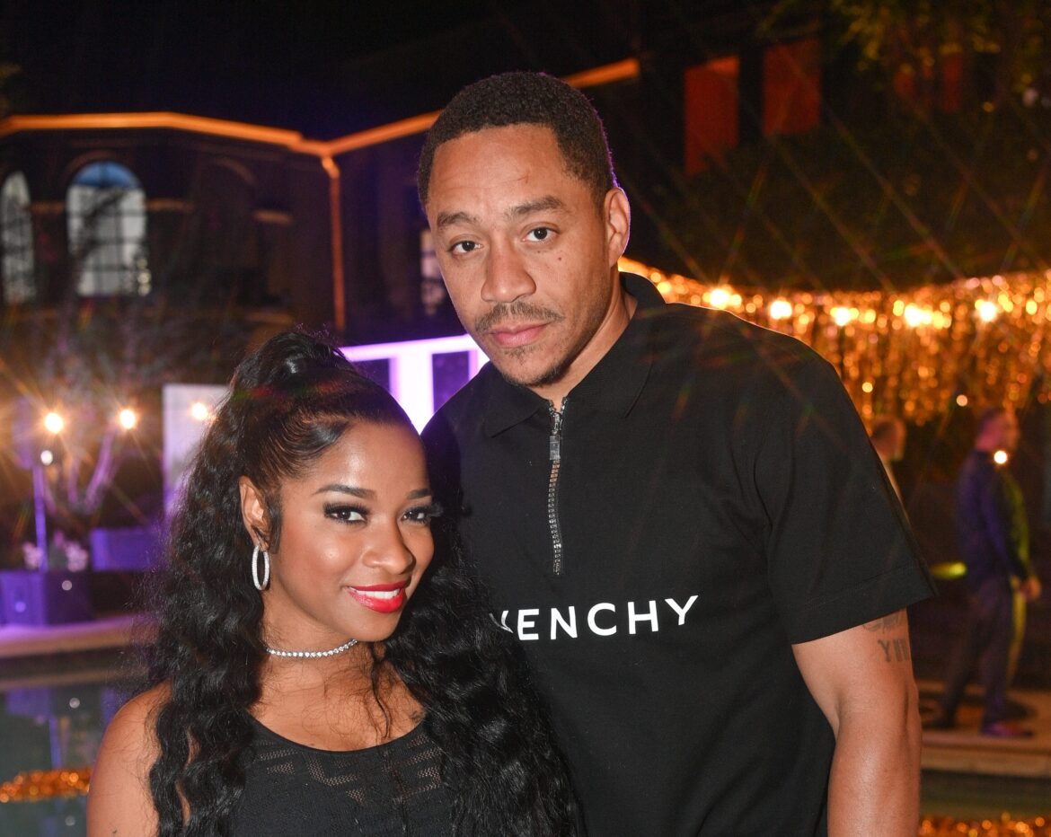 Social Media Is Cuttin' UP With Reactions Over Robert Rushing's Response To Toya Johnson Bending Over