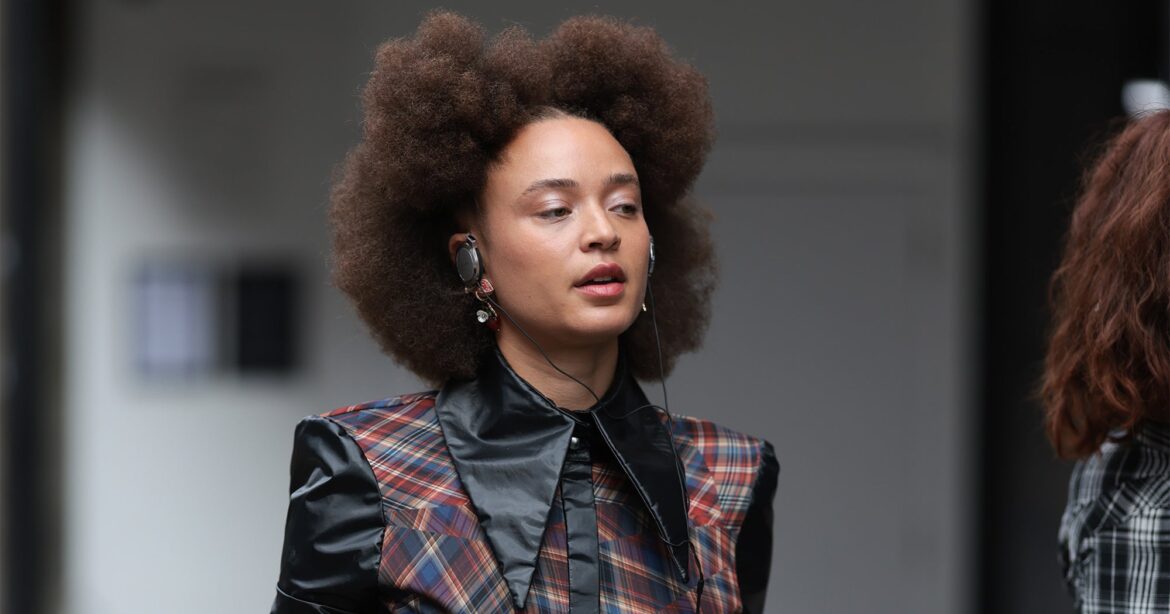 SS26 London Fashion Week Street Style Nails Fall Style