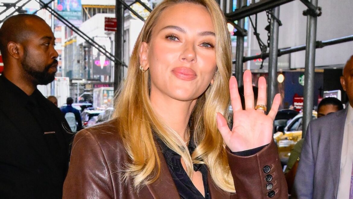 Scarlett Johansson Proves You Really Can Mix Brown and Black