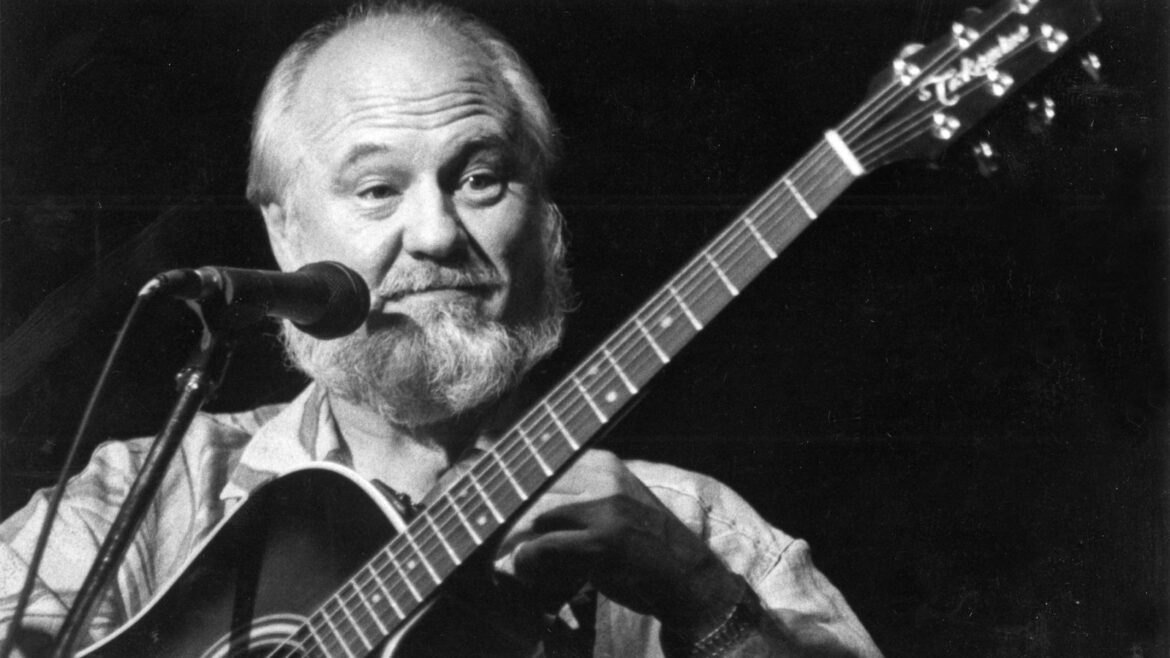 Sonny Curtis, Crickets Member Who Wrote 'I Fought the Law,' Dead at 88