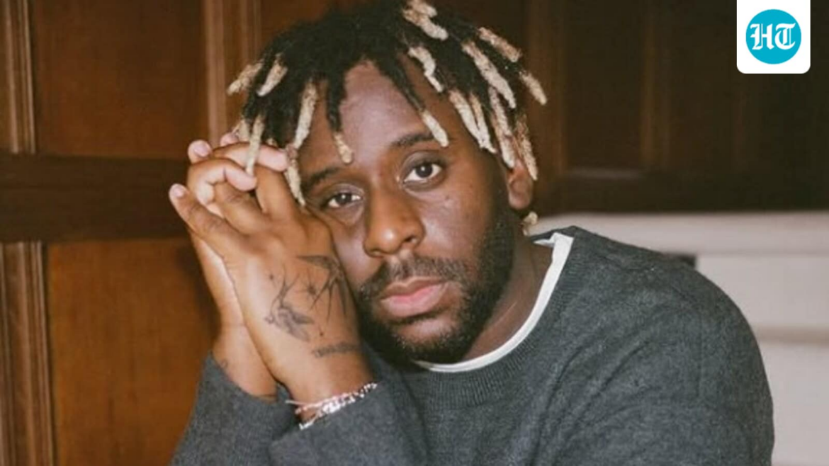 Who is Myles Smith? Rising folk-pop star who headlined Steeler vs Vikings game halftime