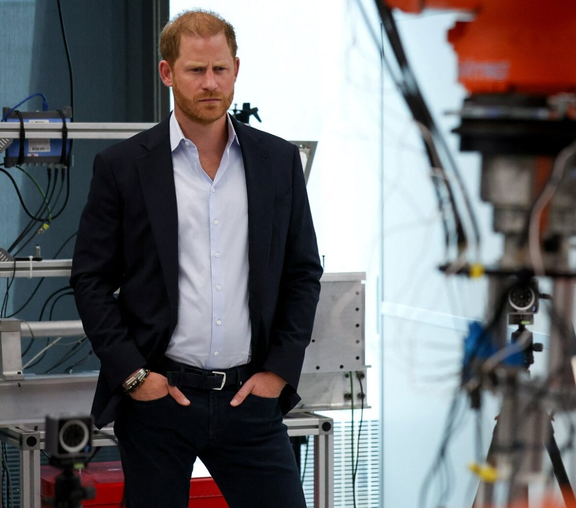 bitchy | Prince Harry visited with the Duke of Kent & the Kent family during his UK trip