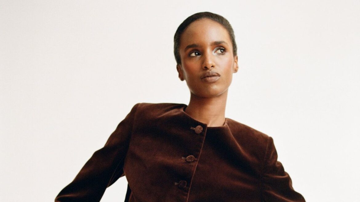 9 Very Luxe and Lustrous Velvet Outfit Ideas to Try This Winter