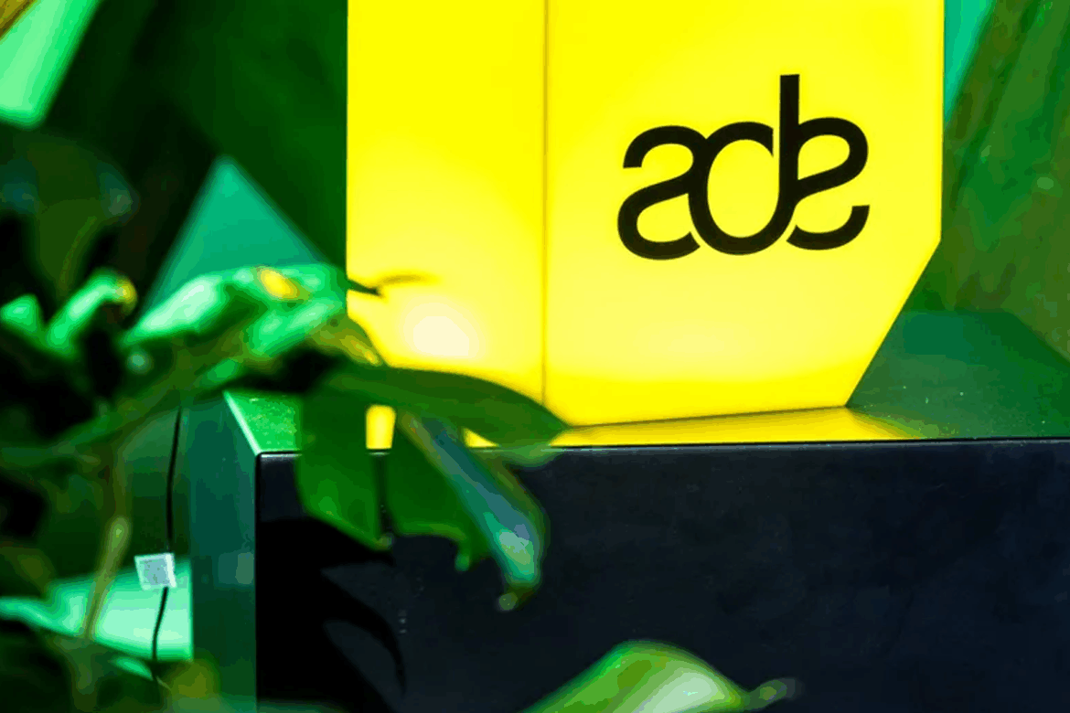 600px (w) x 500px (h)