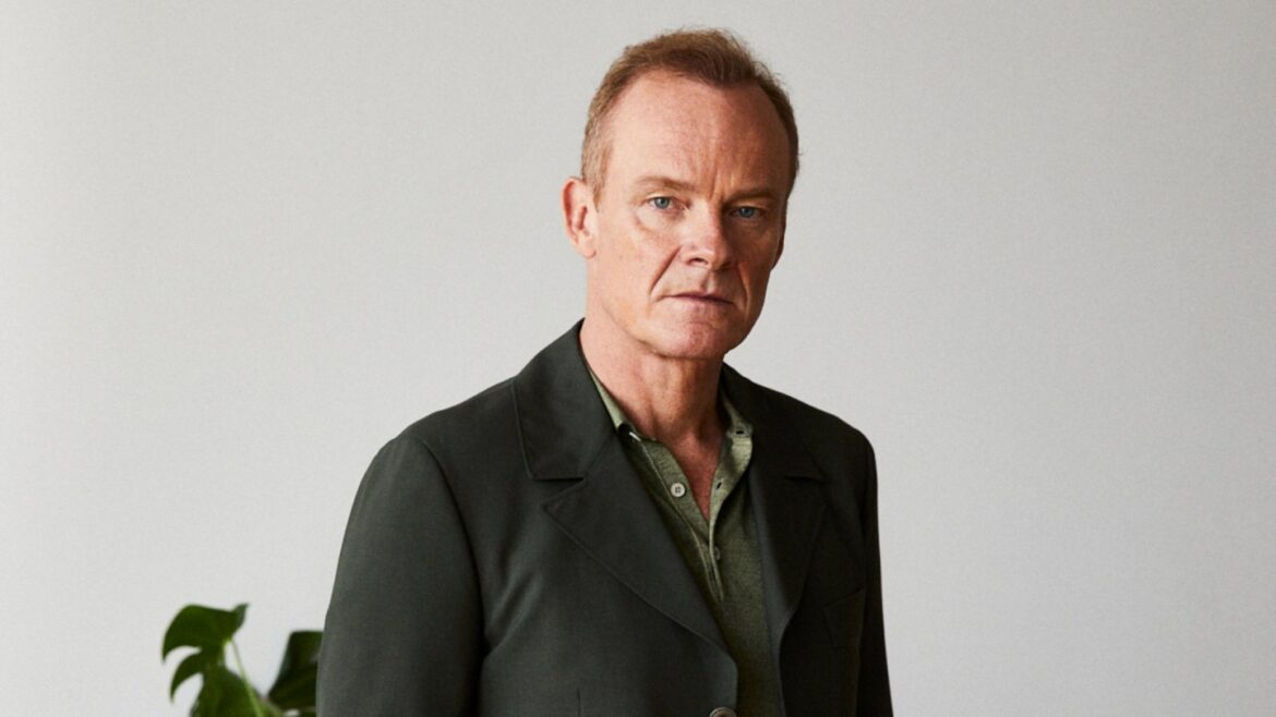 Alistair Petrie on 'Sex Education,' 'Hamlet' and Playing the Villain