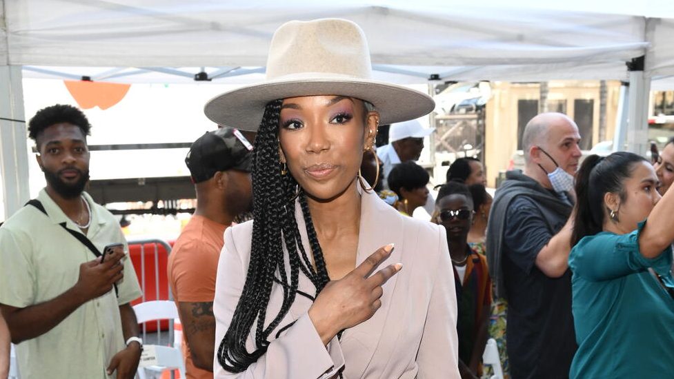 Brandy Was Dehydrated, "Wanted To Faint" Before Exiting Chicago Show