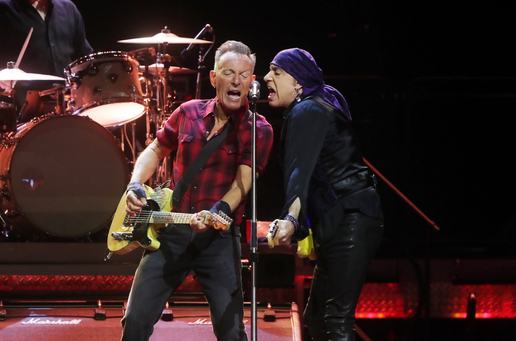 Bruce Springsteen Performs For Steven Van Zandt’s Fundraiser