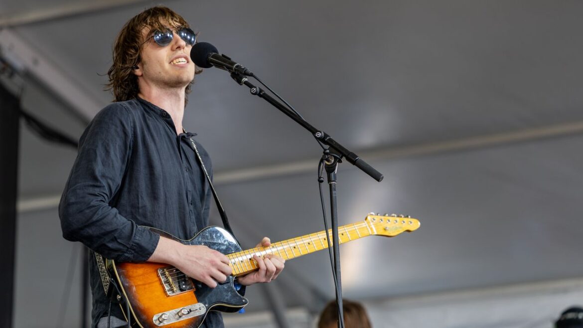 Cameron Winter Seemingly Covers Bruce Springsteen’s “Dancing in the Dark” for Xbox Ad: Watch