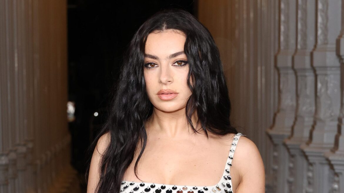 Charli XCX Makes Surprise SNL Appearance During Role Model Song