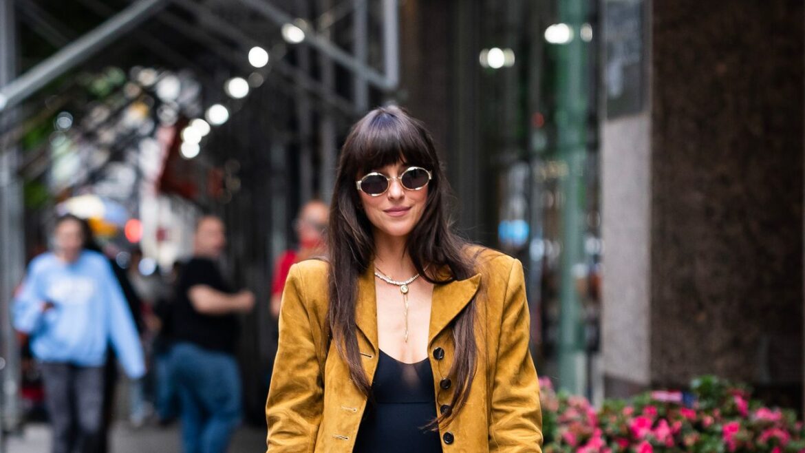 Dakota Johnson Just Revealed Her Favorite Jeans That ‘Always Look Good’