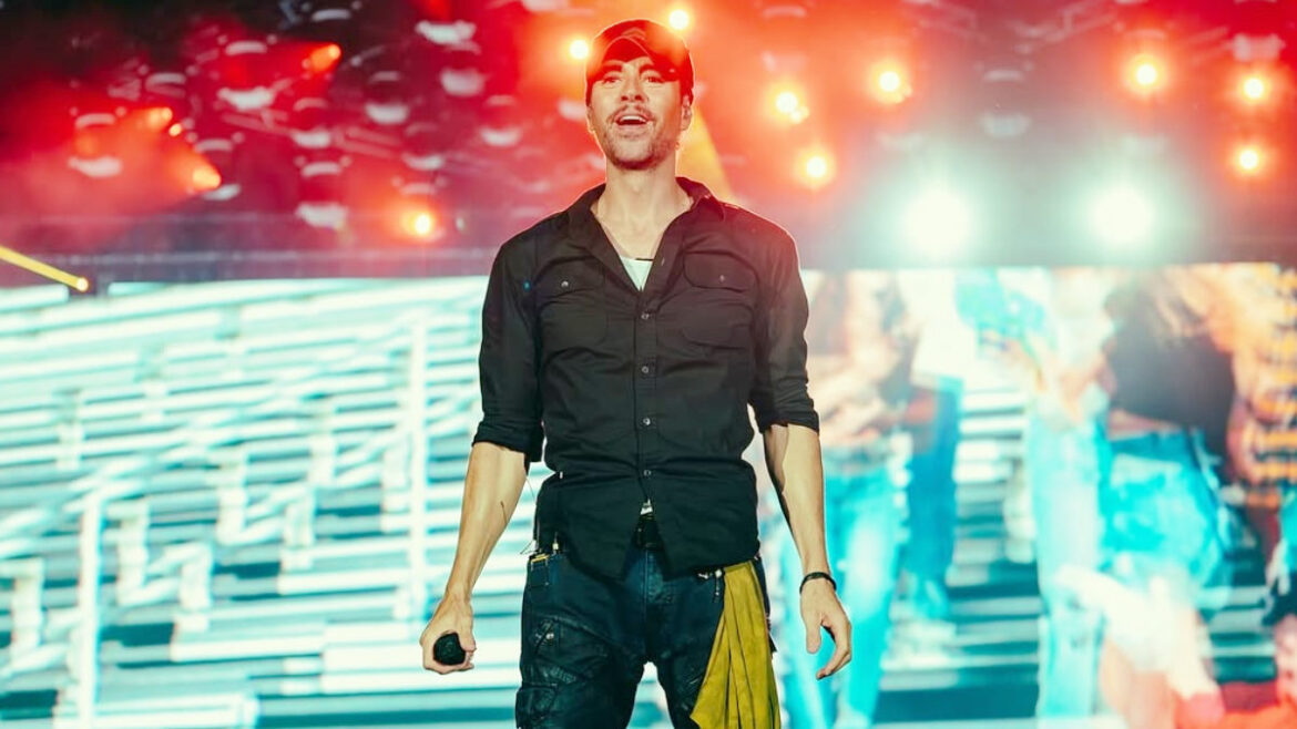 Enrique Iglesias' Concert In Mumbai Is A Night To Remember: 'Bailamos' And 'Hero' Steal The Show | Glamsham.com