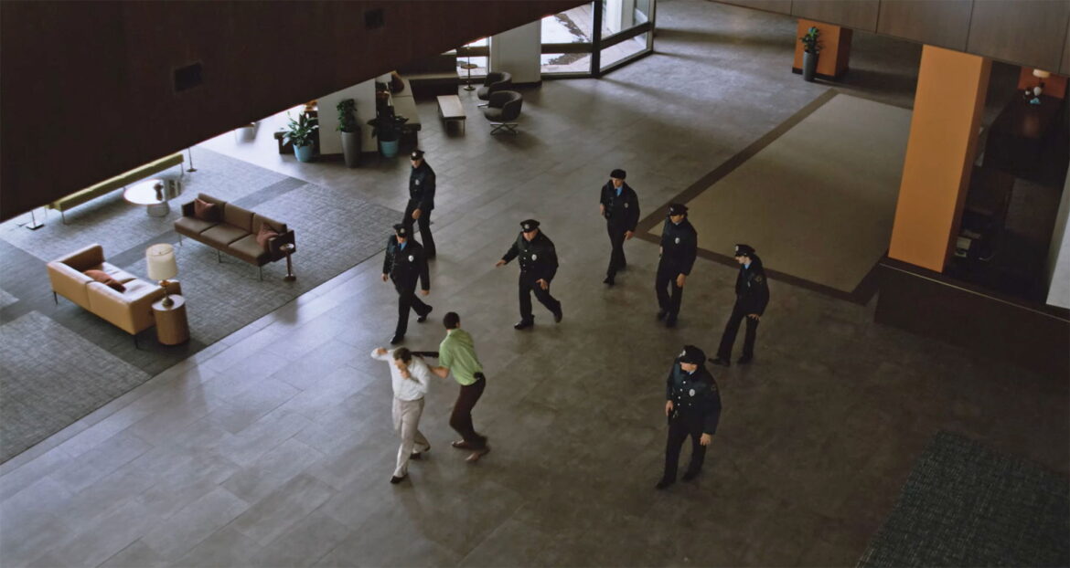 First Look Teaser for 'Dead Man's Wire' Thriller Starring Bill Skarsgard