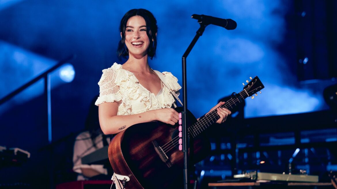 Gracie Abrams' Red Rocks Shows Will Be Livestreamed by Apple Music