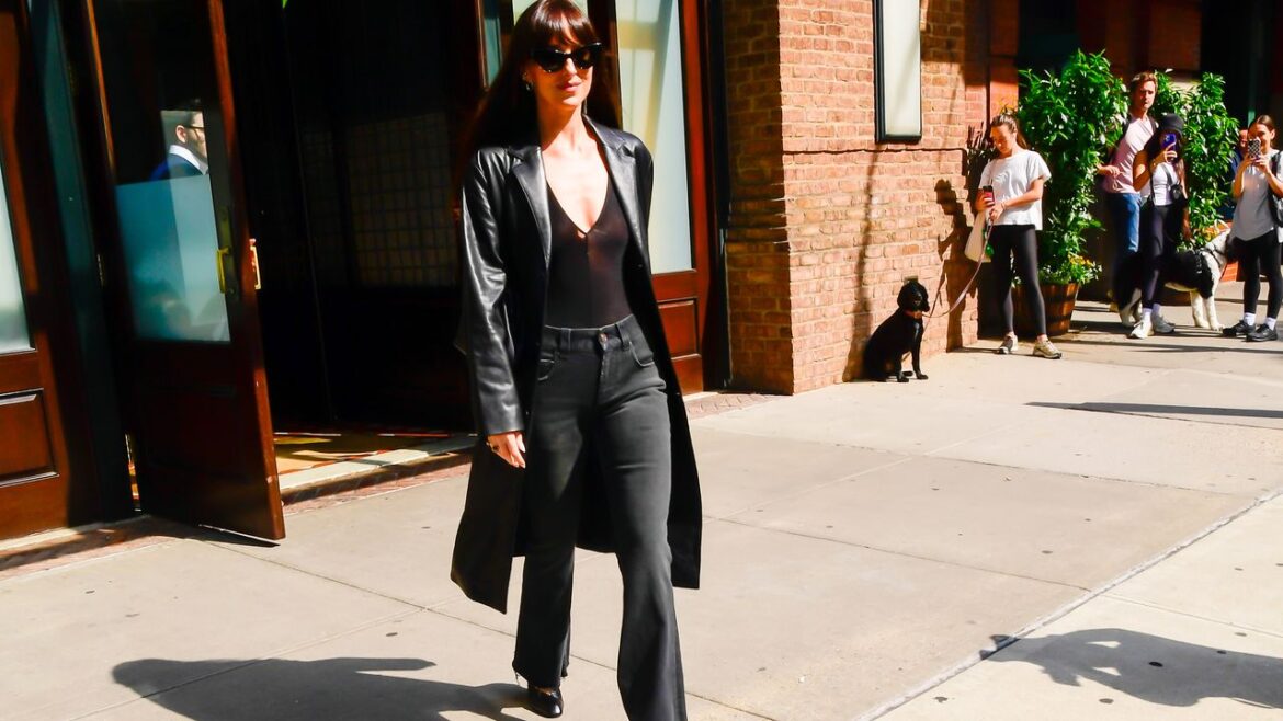 Grandma Shoes Are the Winter 2025 Trend That’ll Dress Up Any Pair of Jeans