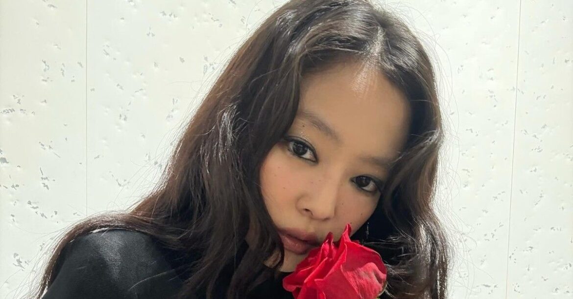 How to Achieve Jennie Kim's C-French Tips: A Full Breakdown