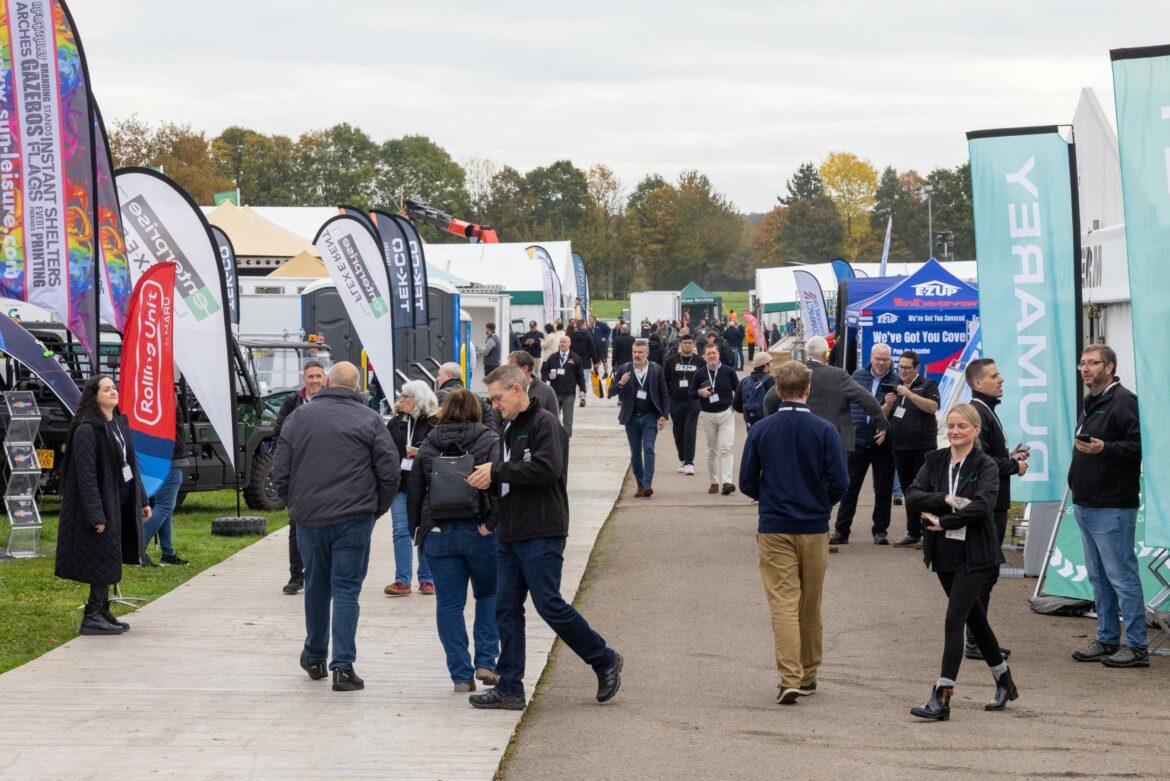 600px (w) x 500px (h)