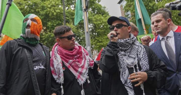 Is Kneecap banned from Canada or not? NDP urges answer in high-profile case - National