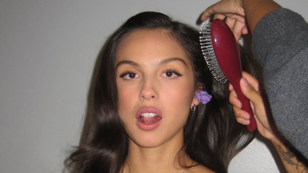 I’ve Worn a Center Part All My Life—but a Side Part Is the Move This Fall