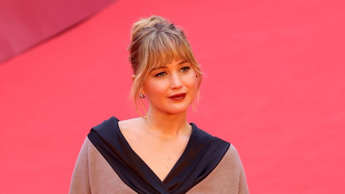 Jennifer Lawrence (Finally) Makes Her Jonathan Anderson Dior Red Carpet Debut